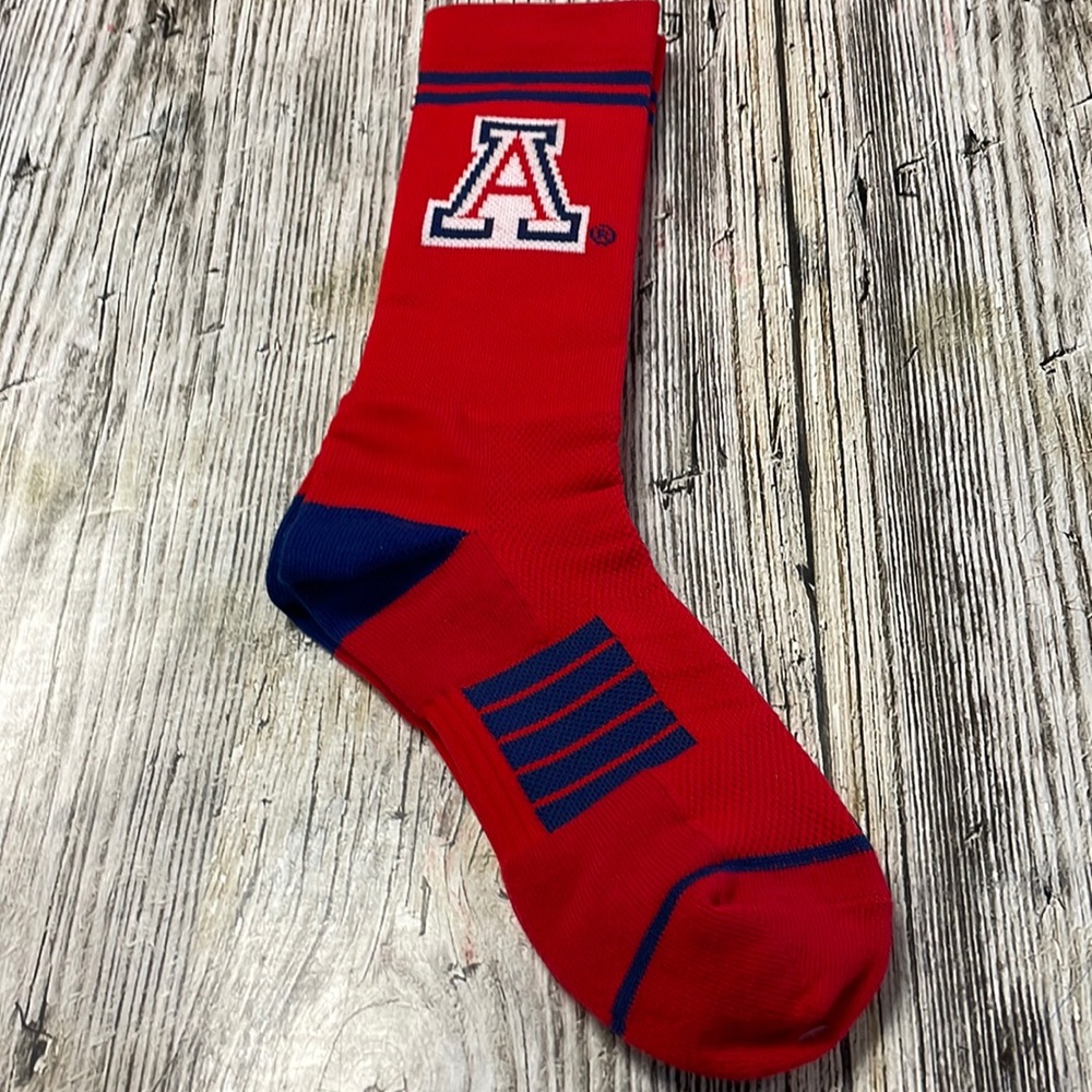 ARIZONA WILDCATS SOCKS NEW WITH OUT TAGS